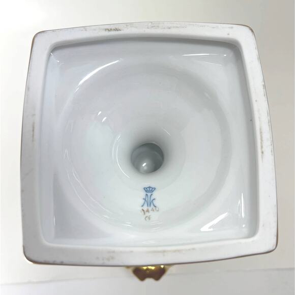 AK Kaiser German Porcelain Swan Handled Gilded Urn Vase 1440 - Picture 7 of 10